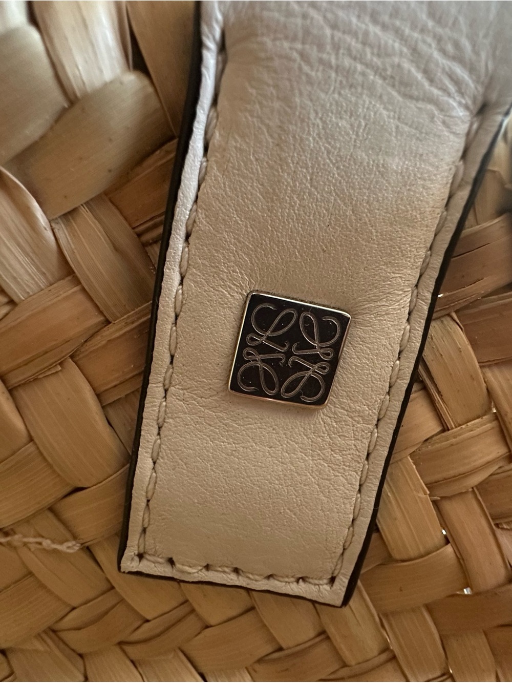 ✨Excellent Condition/Natural Woven Straw Tote with White Leather Trim Small✨ - Picture 13 of 15